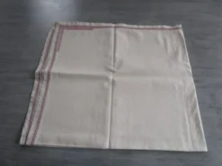 Nappe ancienne galonnée 132x118cm