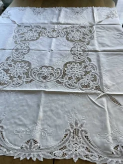 Nappe brodée ajourée ancienne + serviettes