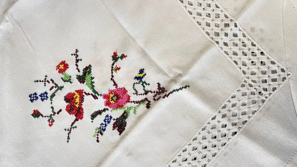 Nappe brodée + 12 Serviettes vintage