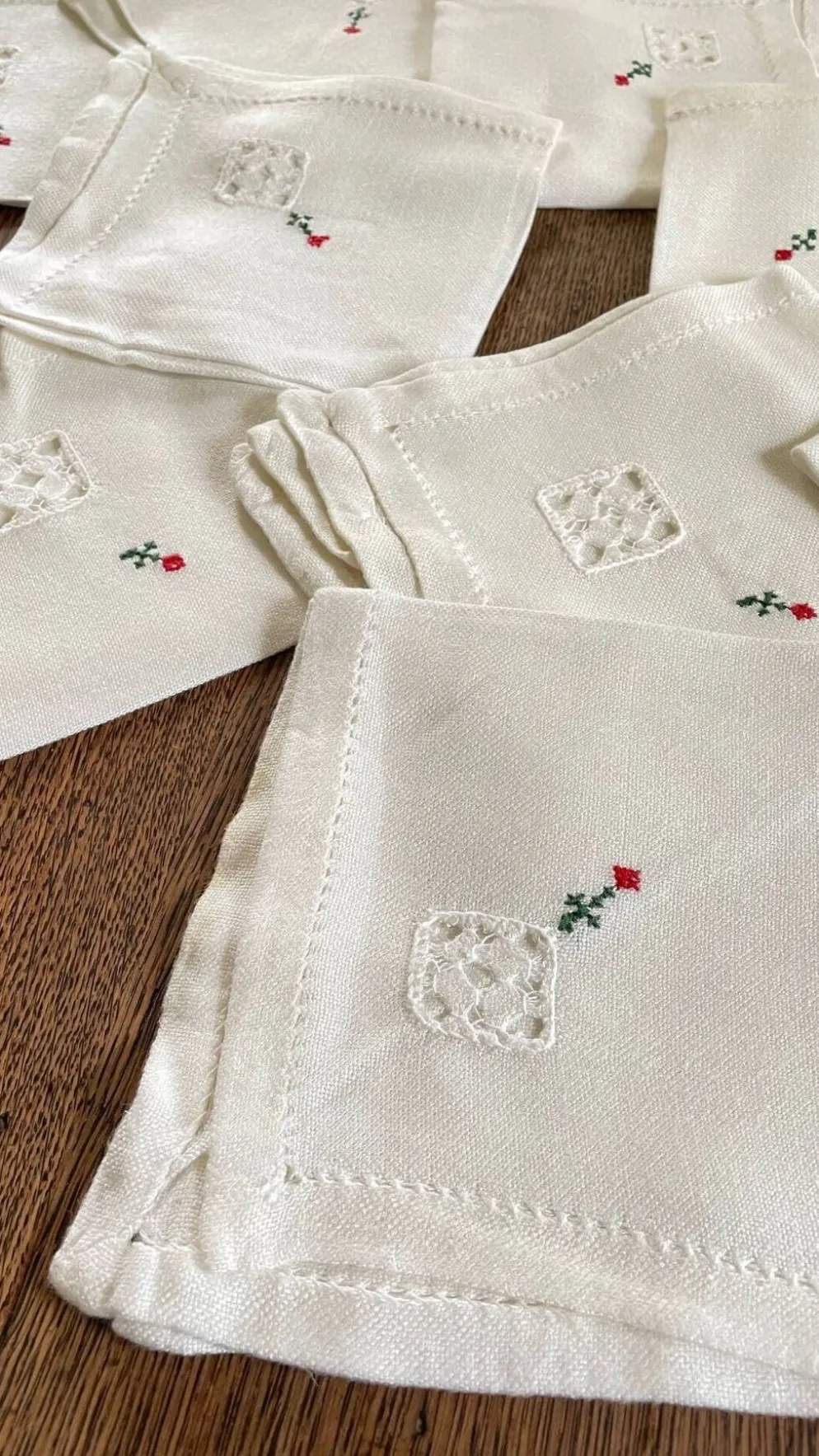 Nappe brodée + 12 Serviettes vintage