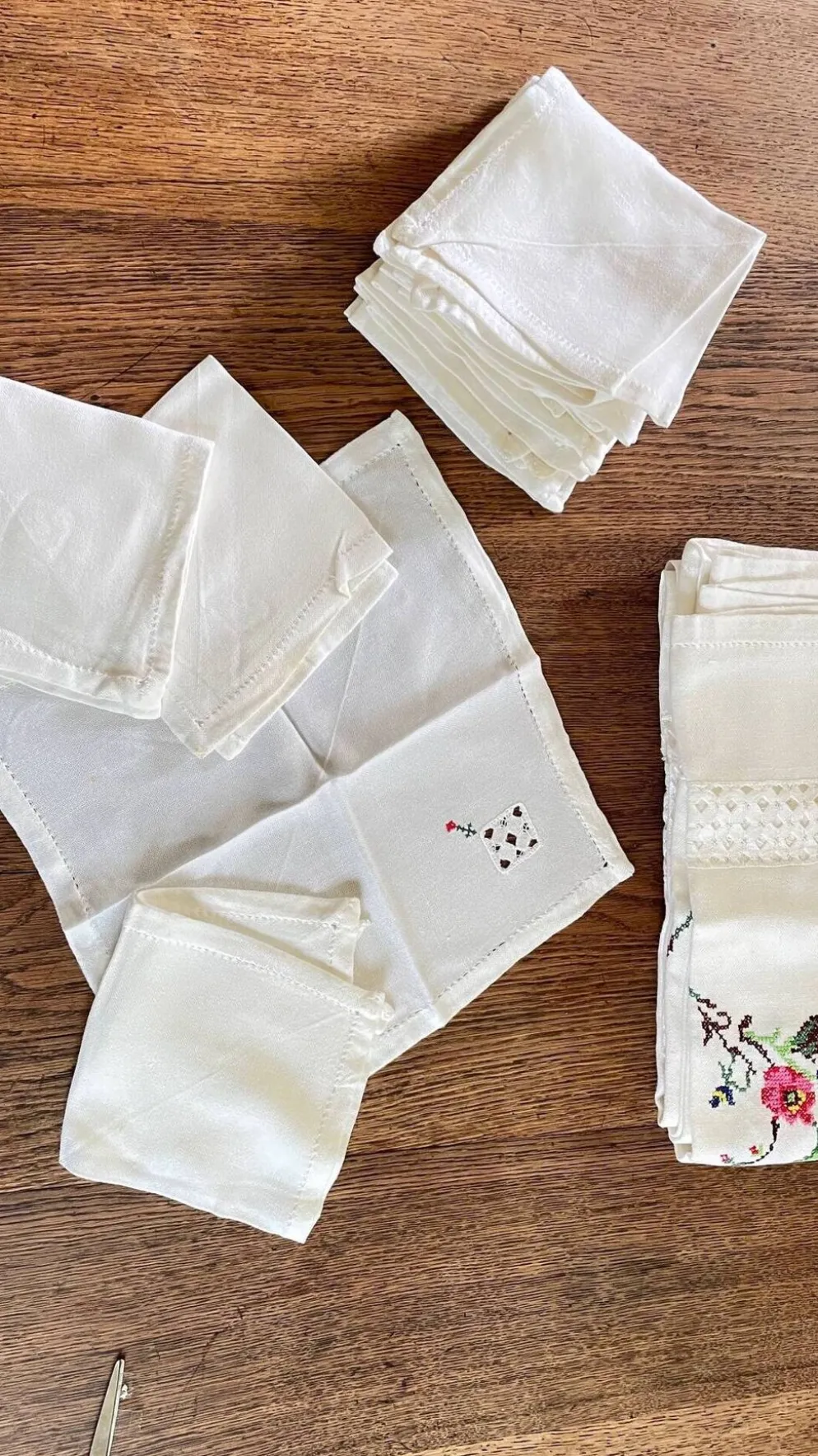 Nappe brodée + 12 Serviettes vintage