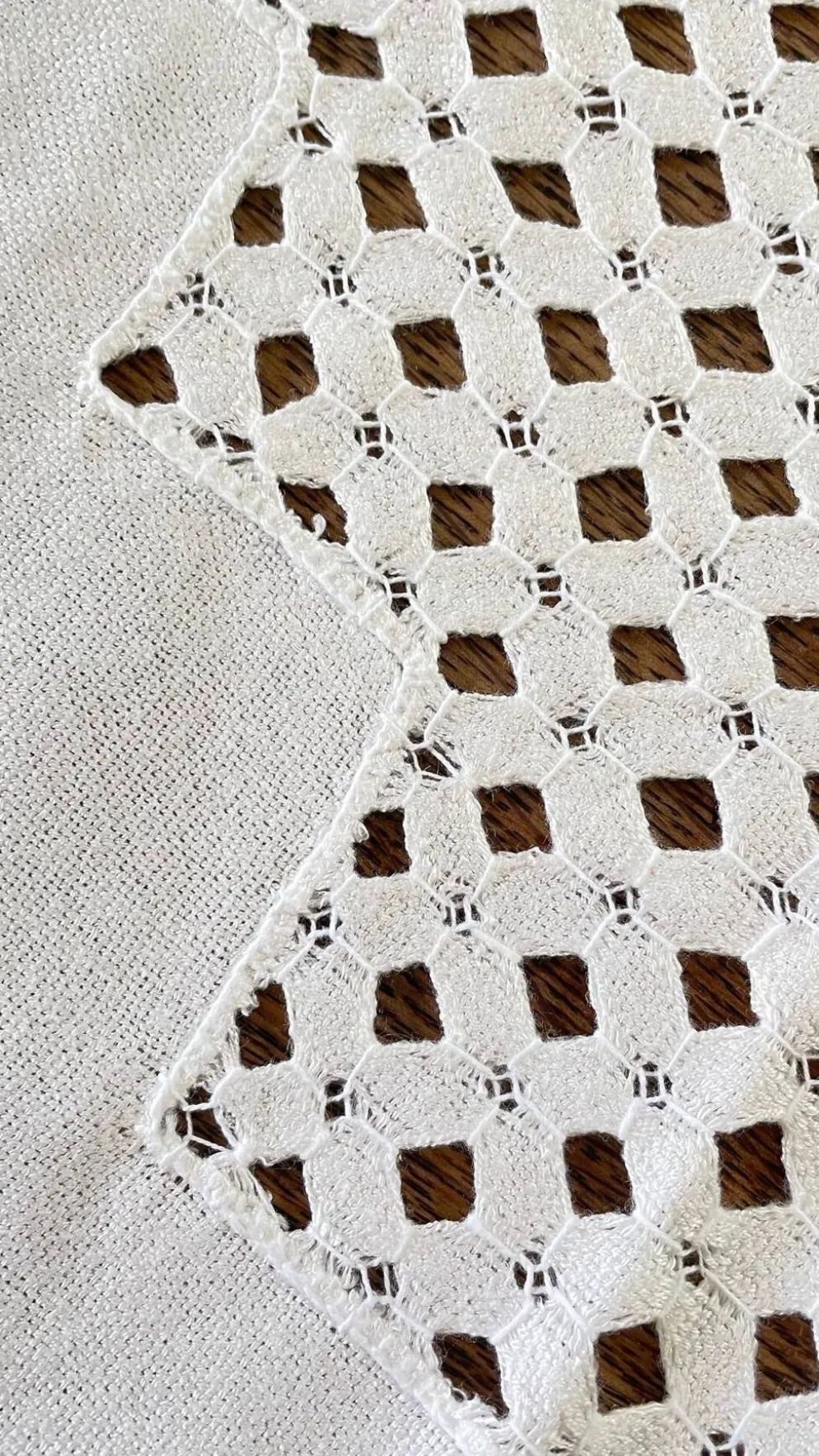 Nappe brodée + 12 Serviettes vintage