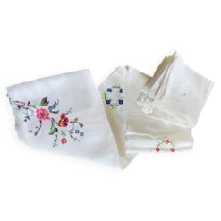 Nappe brodée + 12 Serviettes vintage
