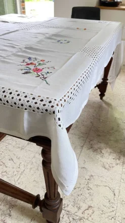 Nappe brodée + 12 Serviettes vintage