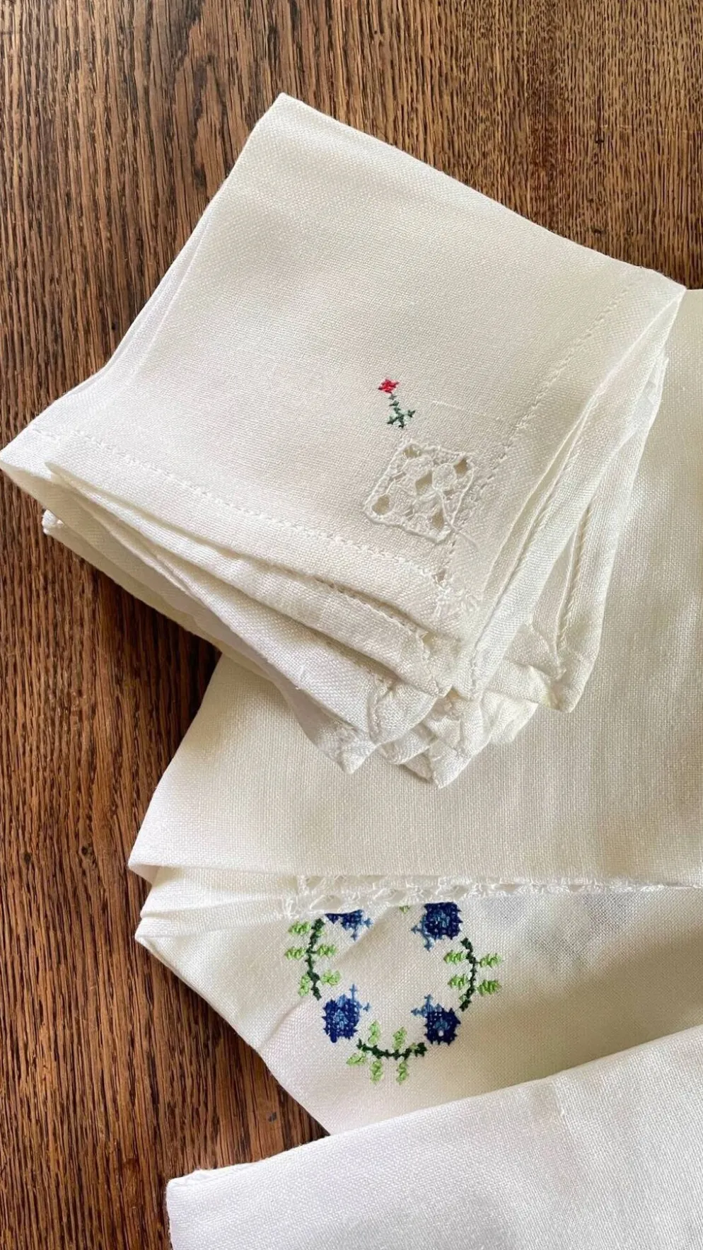 Nappe brodée + 12 Serviettes vintage