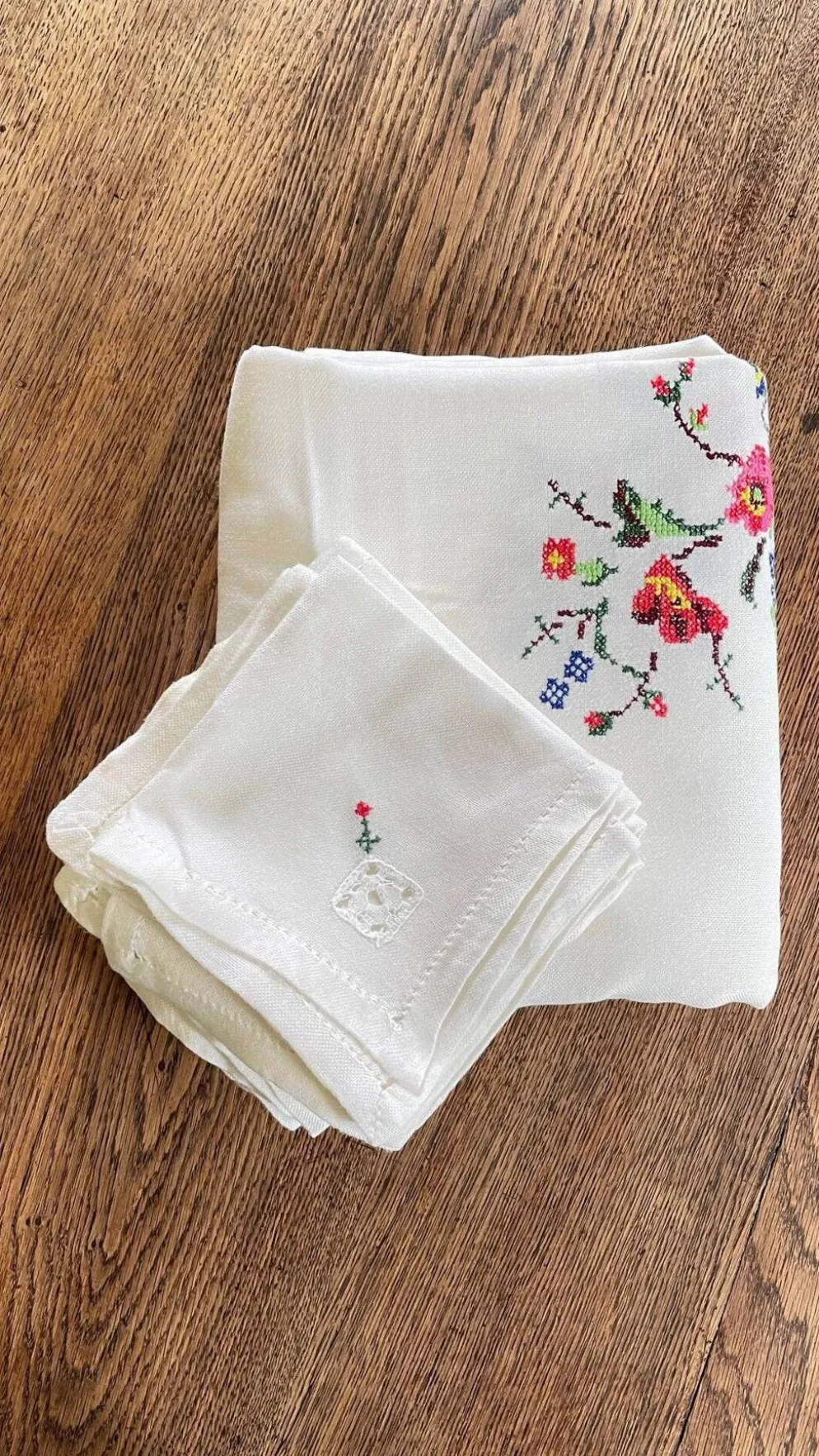 Nappe brodée + 12 Serviettes vintage