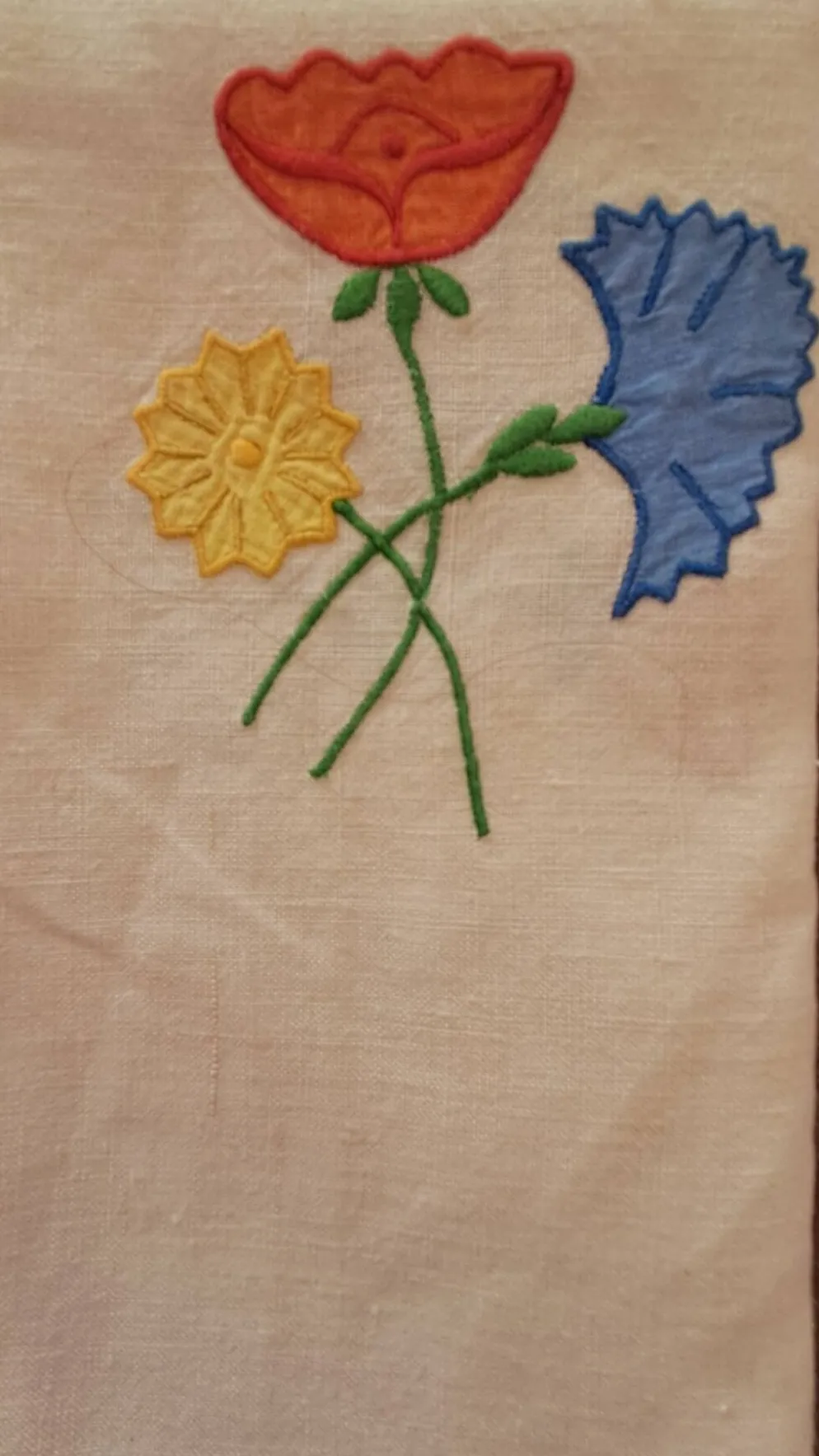 Nappe carrée vintage en lin brodée main à motifs floraux — Années 50/6
