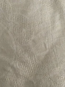 Nappe coton damassé fleuri monogramme central AC.