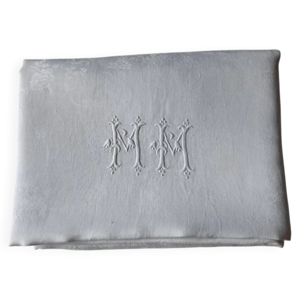 Nappe damassée ancienne monogrammée MM