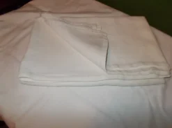 Nappe damassée 150 x 145