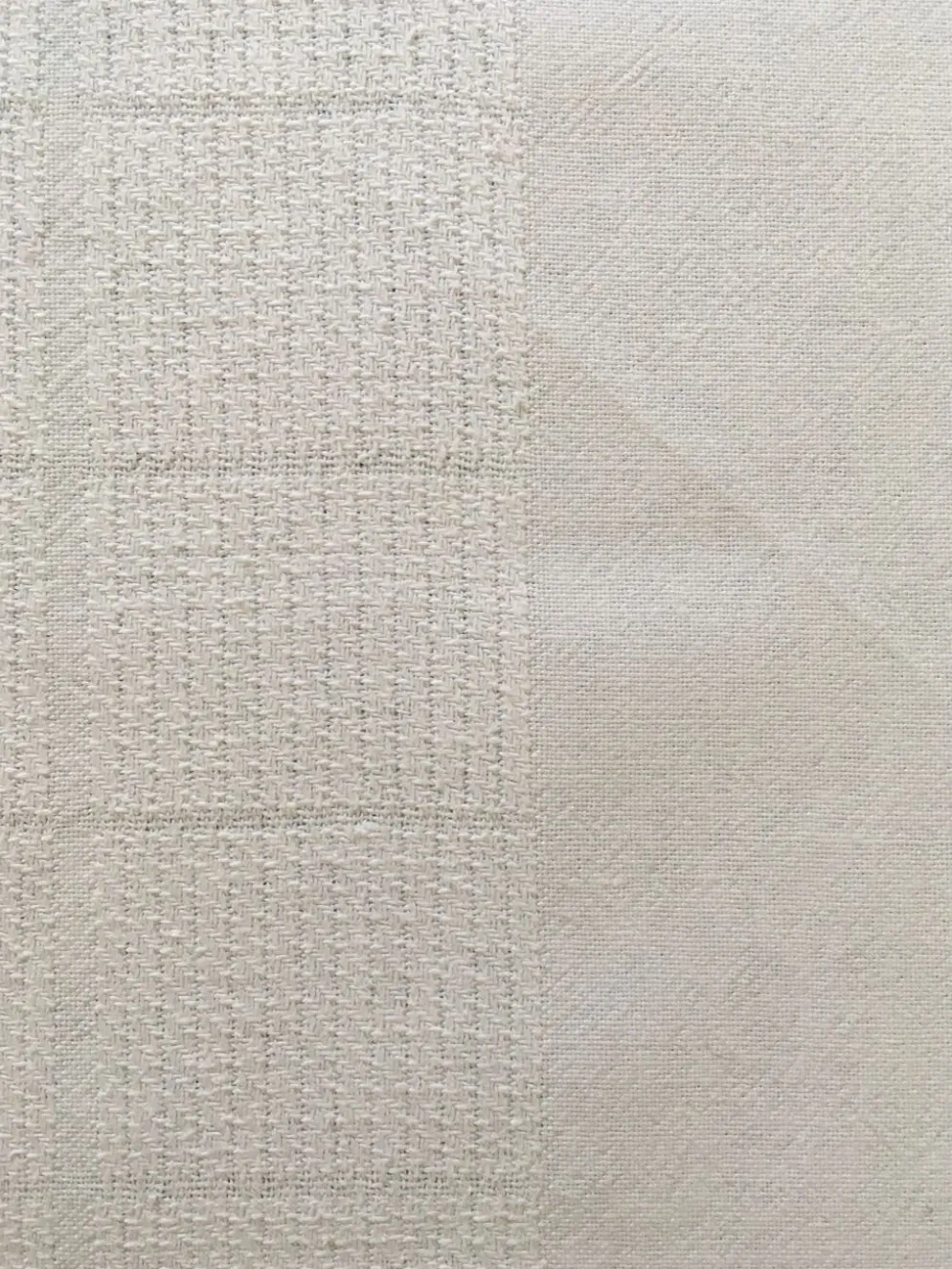 Nappe damassée 160 x 130 motif rectangle