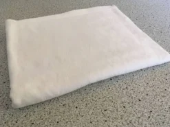 Nappe damassée 130 X 225 volutes et motifs ajourés