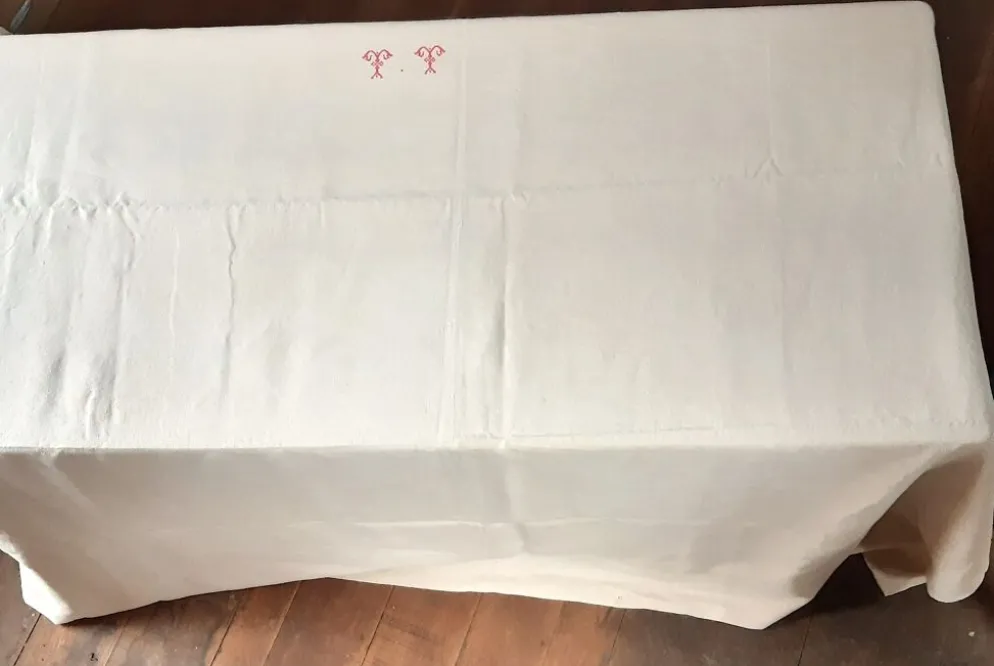 Nappe de campagne monogrammée tt en rouge