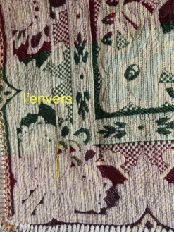 Nappe en soie d’Alger époque début XXe motifs floraux rehaussés de fils dorés, fait main