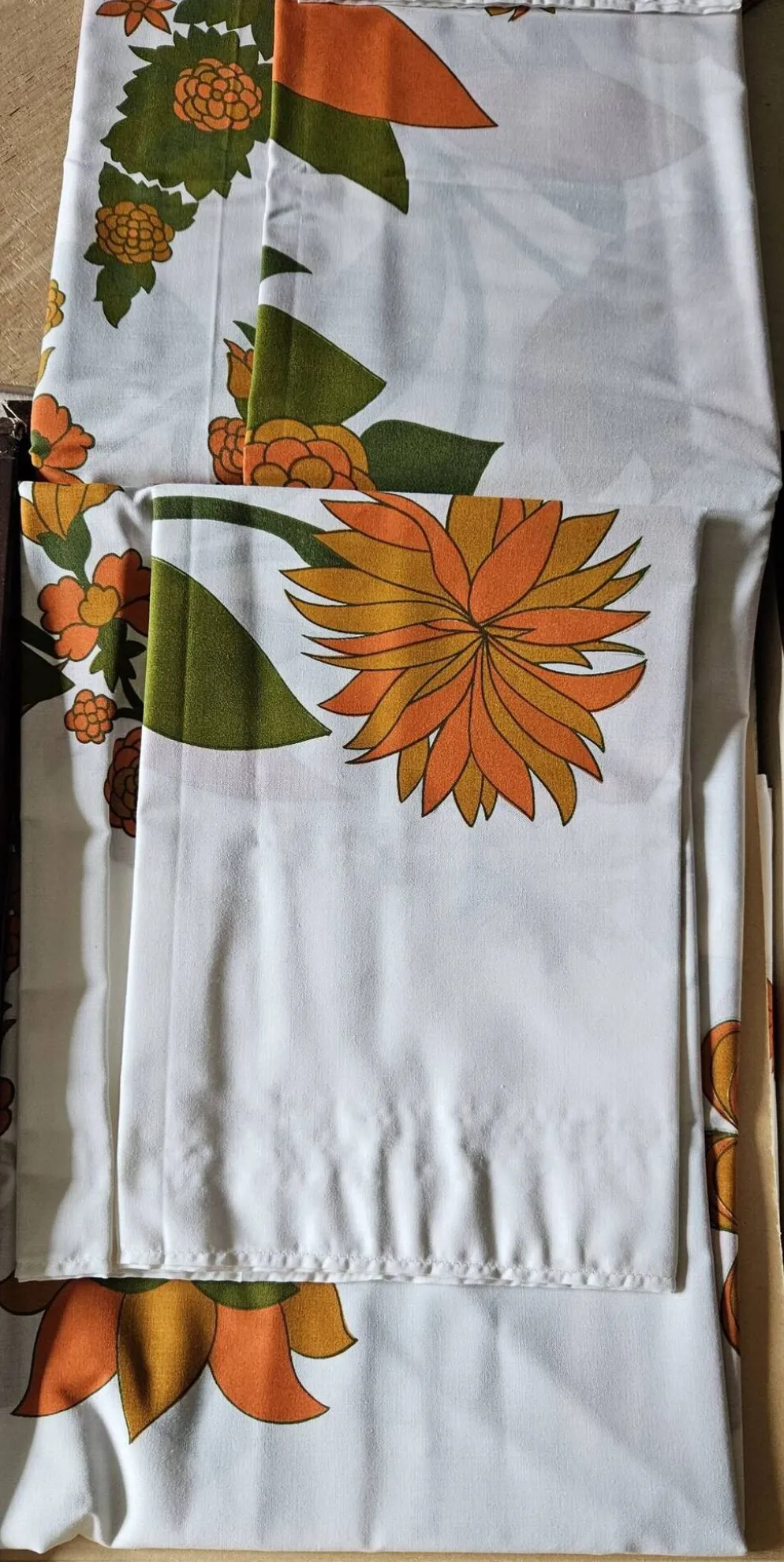 Nappe et 8 serviettes de table orange vintage