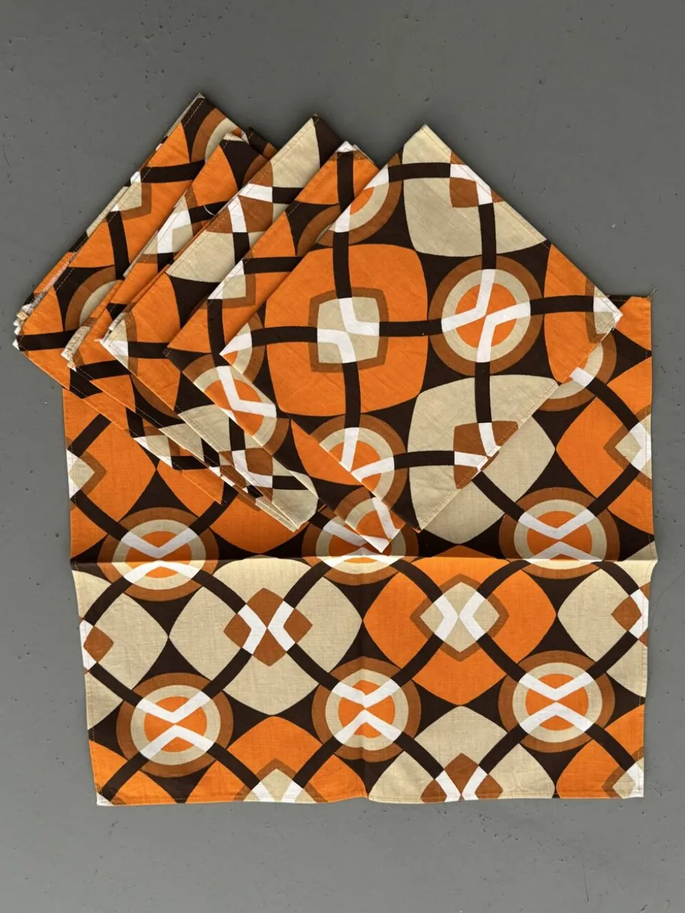 Nappe et serviettes seventies