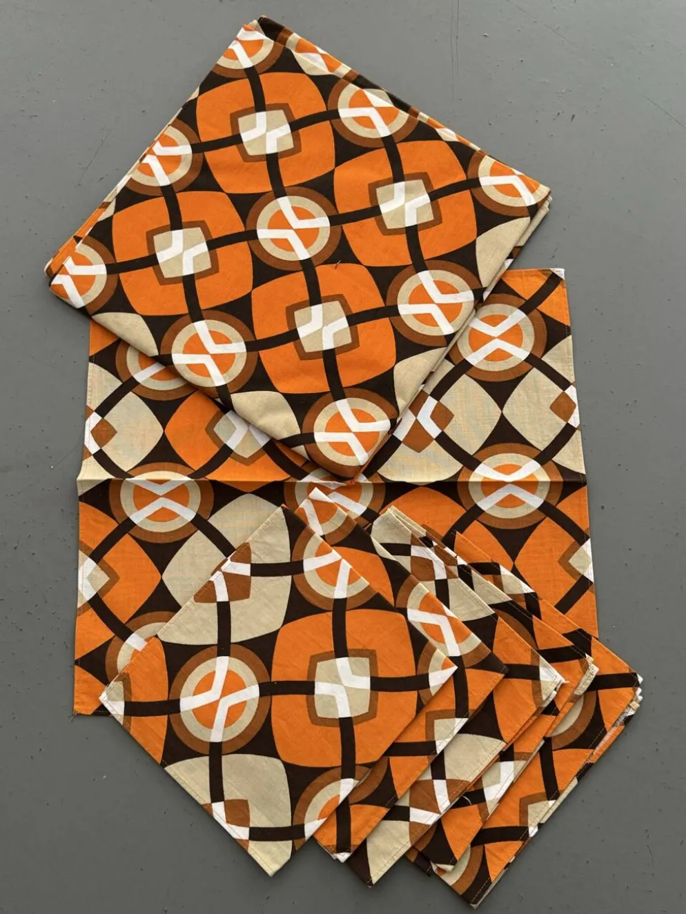 Nappe et serviettes seventies