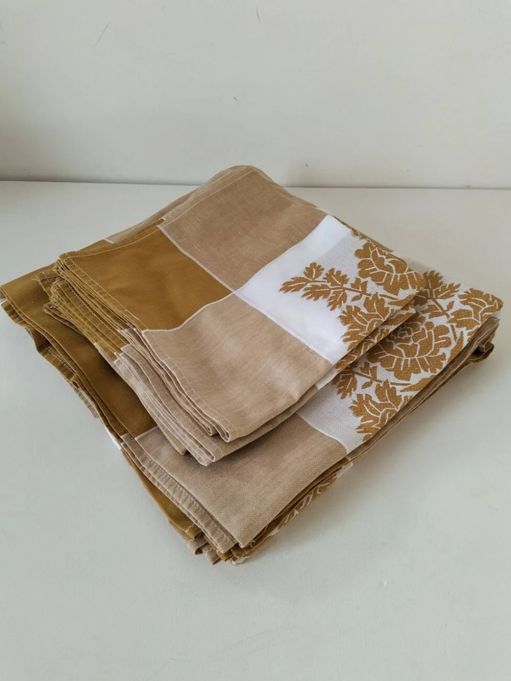 Nappe et 8 serviettes vintage – tons caramel et moutarde dorée