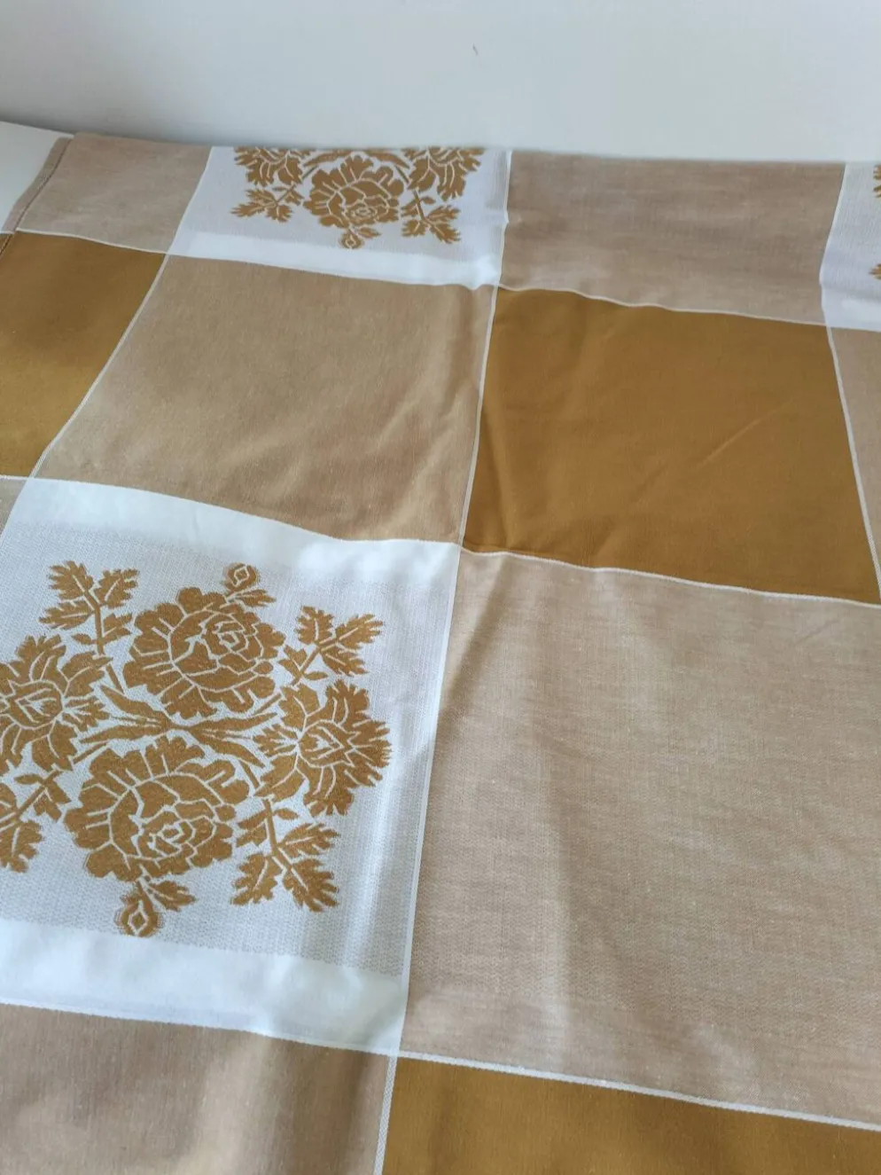 Nappe et 8 serviettes vintage – tons caramel et moutarde dorée