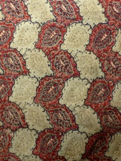 Nappe indienne carrée 130x130 motifs cachemire