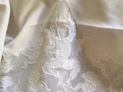 Nappe japonisante en fil de lin blanc