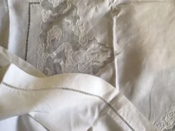 Nappe japonisante en fil de lin blanc
