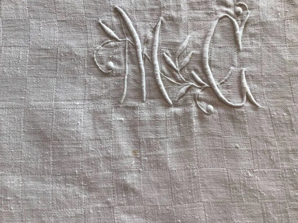 Nappe MC rect 205x178 damassée carreaux grège