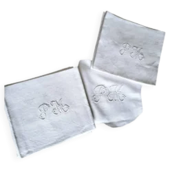 Nappe monogrammée ancienne et 8 serviettes de table