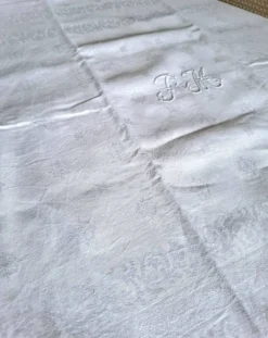 Nappe monogrammée ancienne et 8 serviettes de table