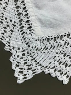 Nappe métis bord crocheté main 84cm x 91cm