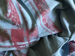 Nappe muguet papillons bleue et rouge 160x240