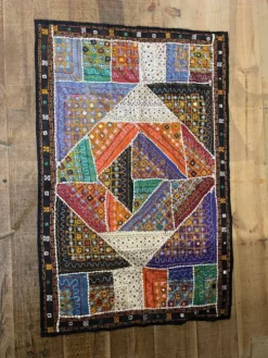 Nappe orientale à miroir et broderie