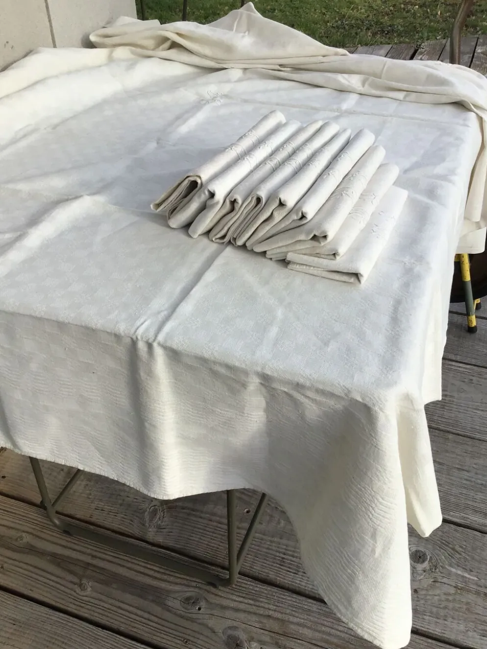 Nappe rectangle MS neuve et 9 serviettes assorties