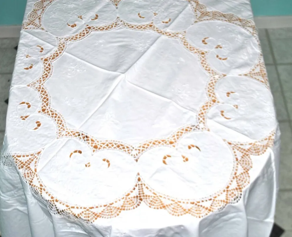 Nappe ronde vintage en coton brodé et ajouré 160x160cm *M3*