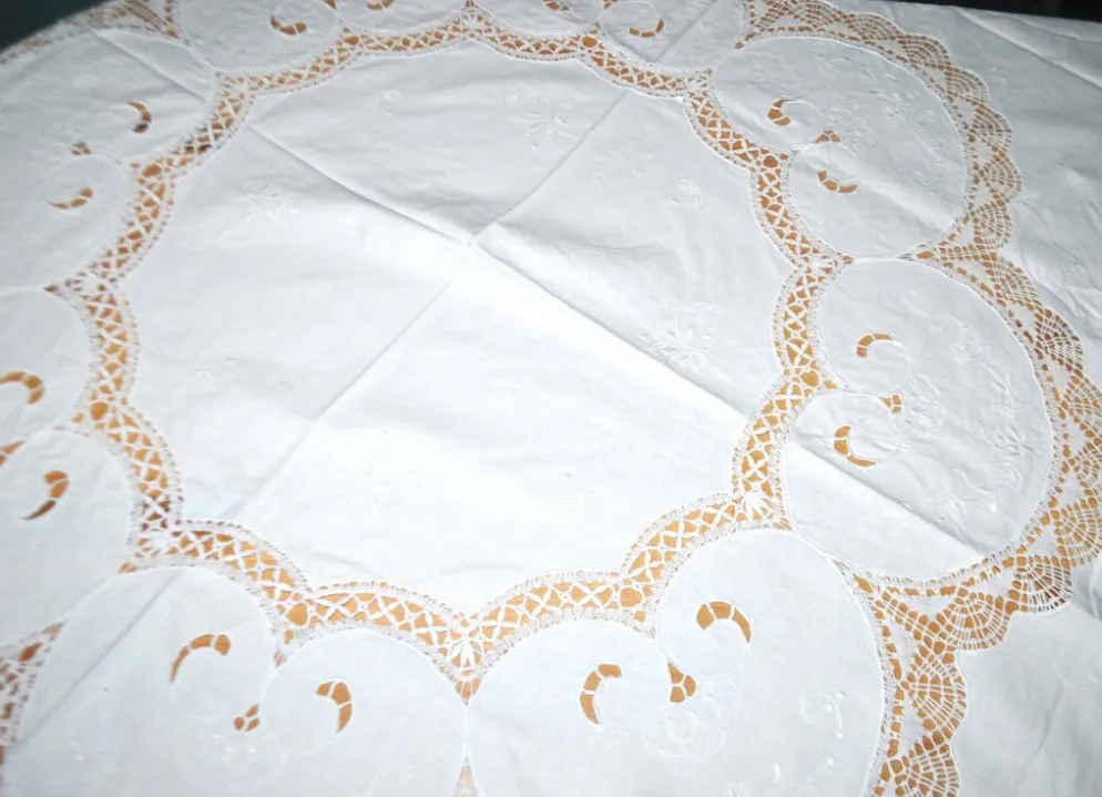 Nappe ronde vintage en coton brodé et ajouré 160x160cm *M3*
