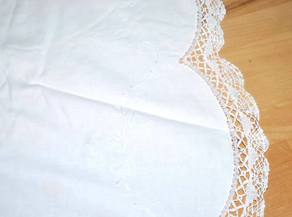Nappe ronde vintage en coton brodé et ajouré 160x160cm *M3*