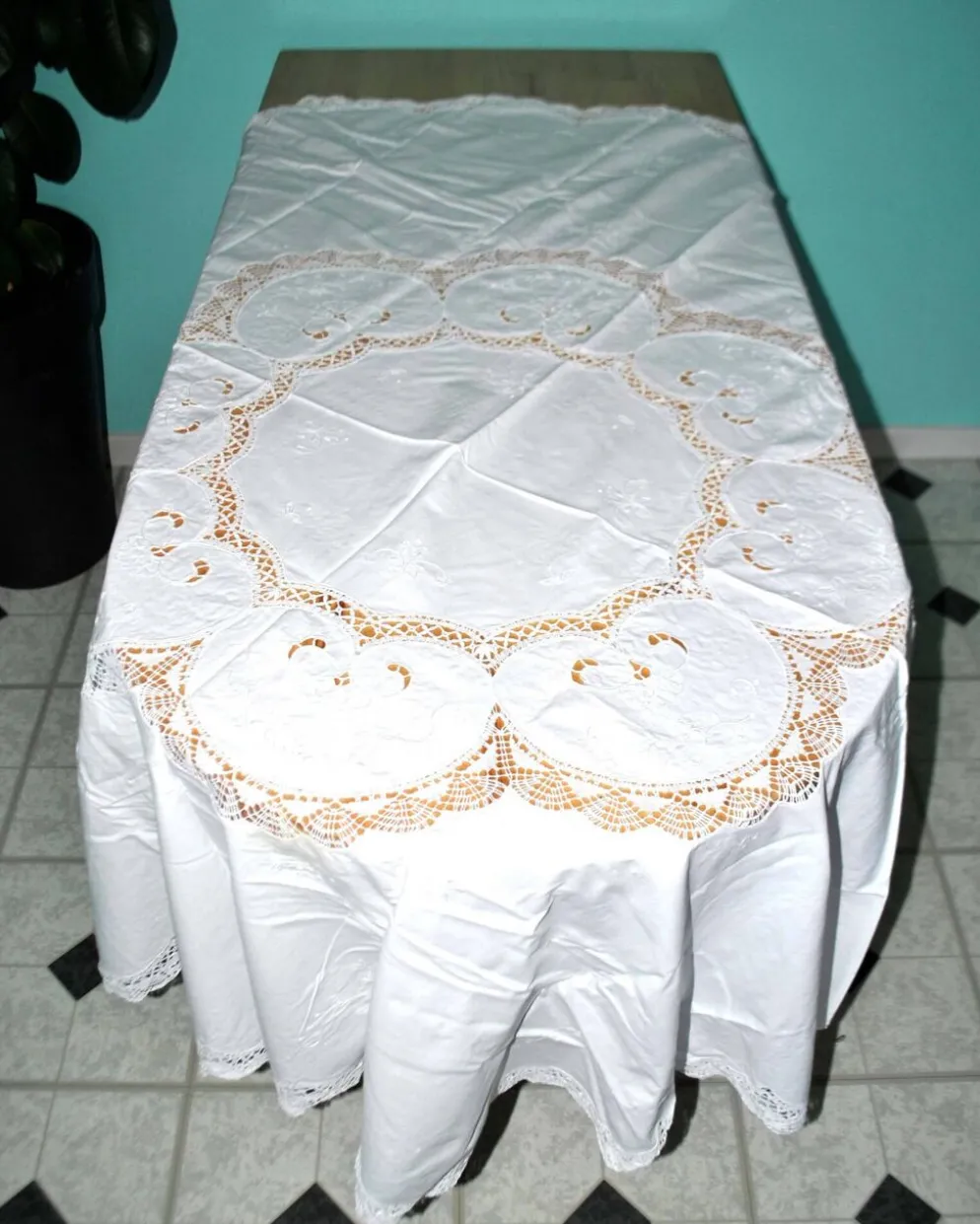 Nappe ronde vintage en coton brodé et ajouré 160x160cm *M3*