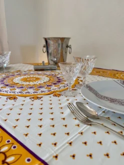 Nappe tenture malgache vintage jaune