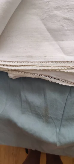 Nappe vintage brodée et ses 12 serviettes