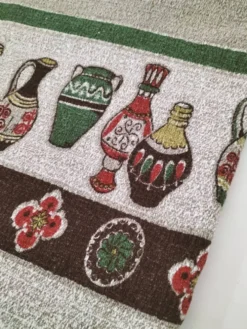 Nappe vintage à décor de poteries stylisées, années 60-70