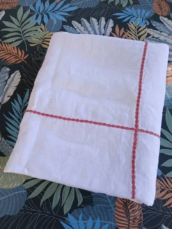 Nappe vintage en lin blanc