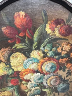 Nature morte ancienne avec des fleurs.