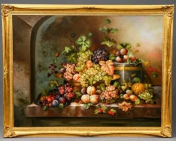 Nature morte avec fruits. Huile sur toile. Signé.