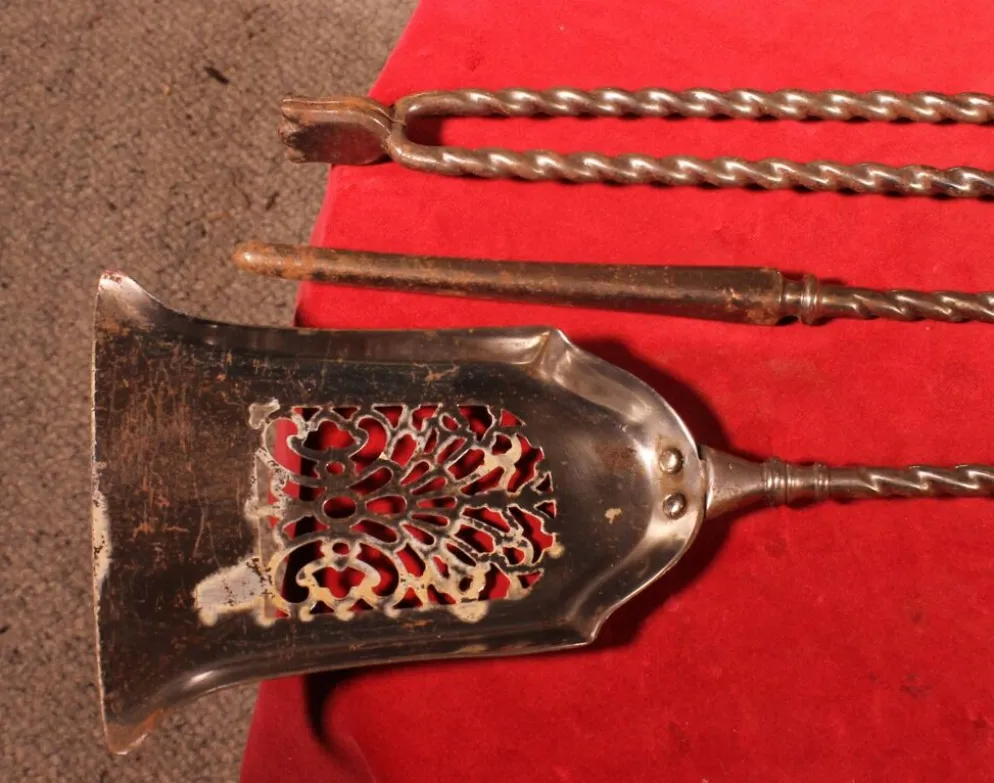 Nécessaire de cheminée début XIX eme acier et bronze