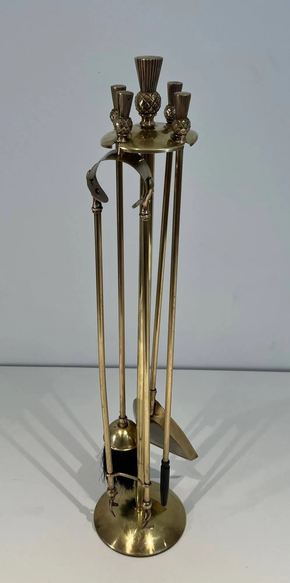Nécessaire de cheminée de style néoclassique en laiton modèle ananas
