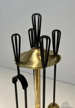 Nécessaire de Feu Design en Métal Laqué Noir et Laiton Poli. France. Vers 1