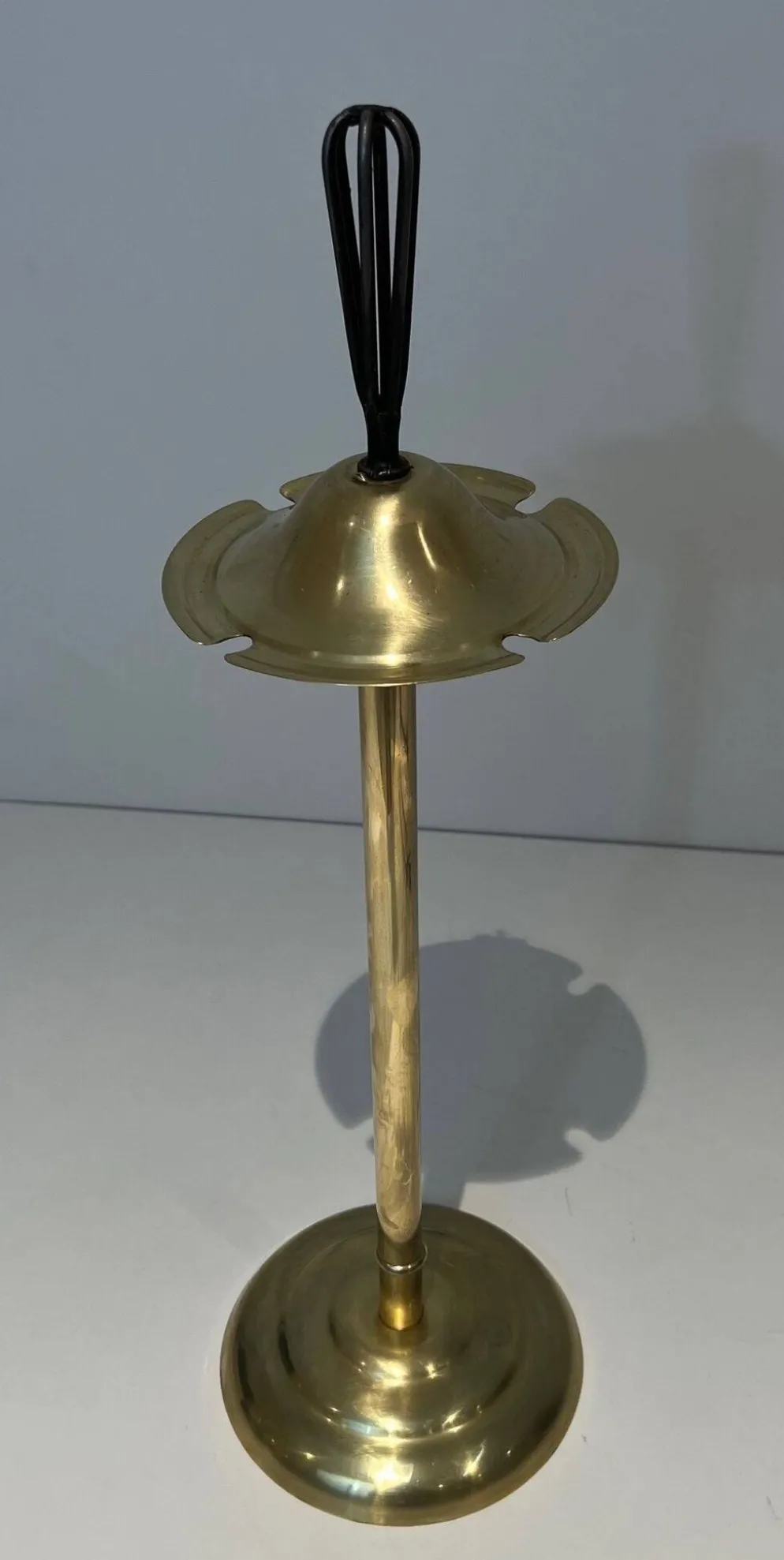 Nécessaire de Feu Design en Métal Laqué Noir et Laiton Poli. France. Vers 1
