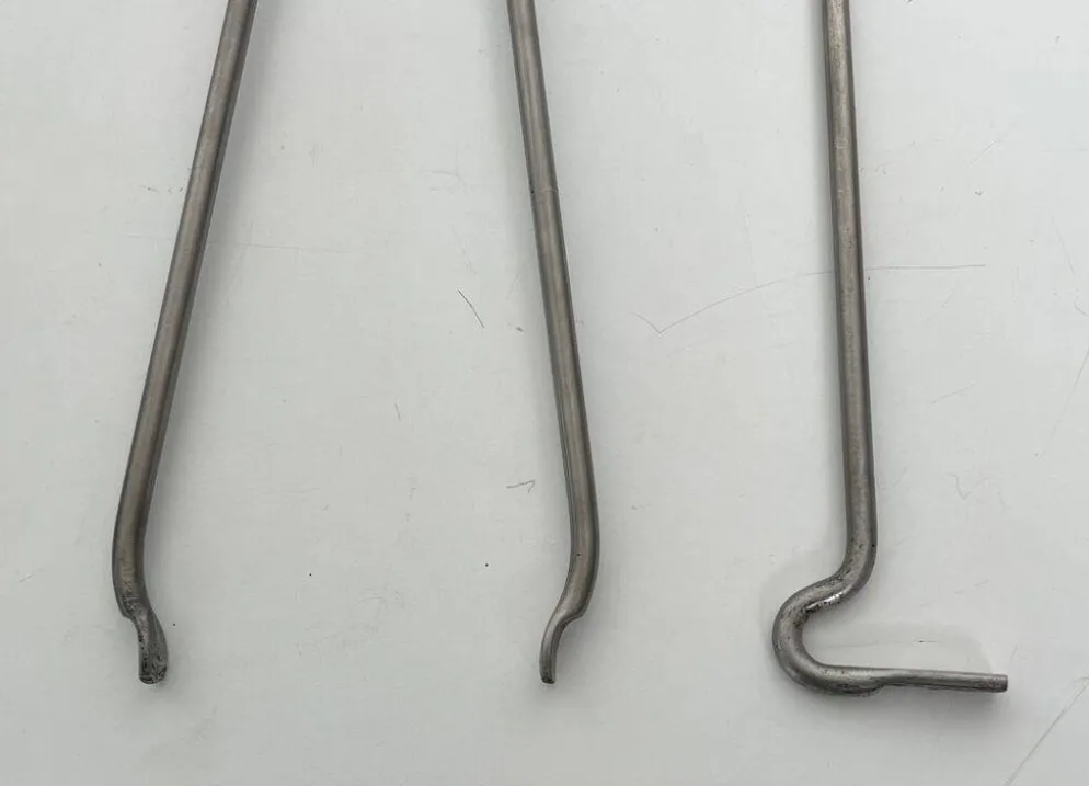 Nécessaire de Feu Design à Portant en Verre Trempé et Outils en Chrome