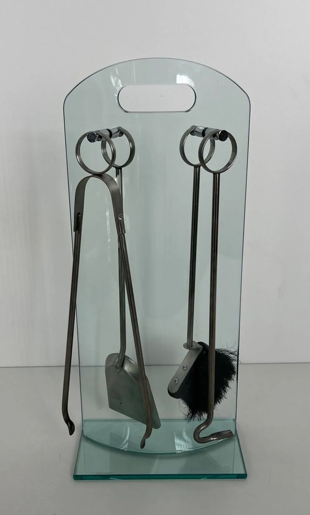 Nécessaire de Feu Design à Portant en Verre Trempé et Outils en Chrome