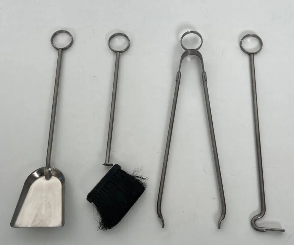 Nécessaire de Feu Design à Portant en Verre Trempé et Outils en Chrome